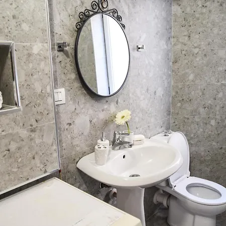 Apartment Lovely At The Heart Of Myslym Shyri