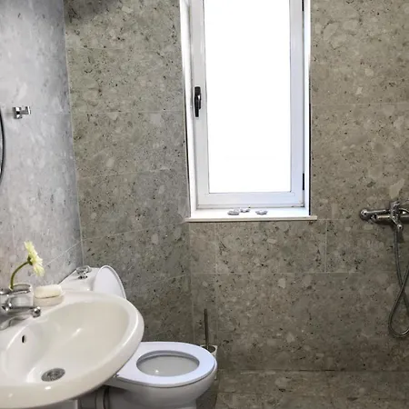 Lovely At The Heart Of Myslym Shyri Apartment