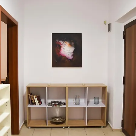 Apartment Lovely At The Heart Of Myslym Shyri *